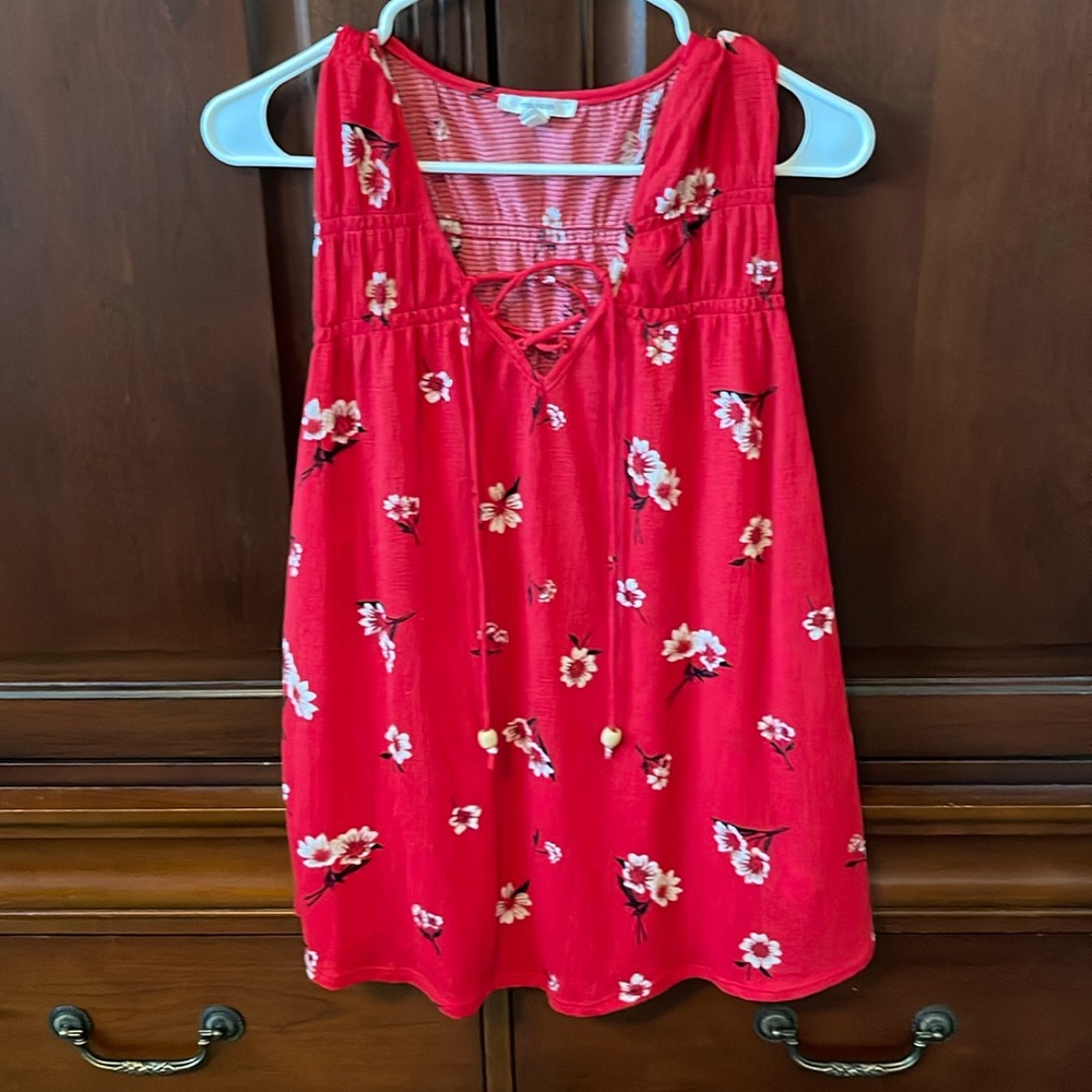 Maurice’s size 1 tank. Gently worn. Stretchy.